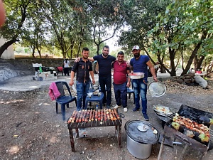 Сотрудники сирийского производства East Nights любят рецепт шашлыка со смолами